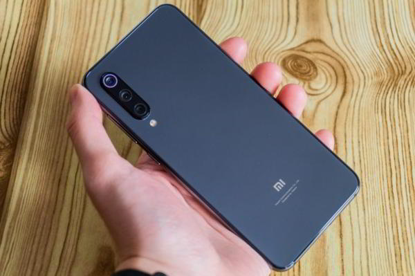 Обзор Xiaomi Mi 9 SE - компактный и немного упрощенный флагман