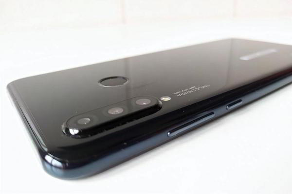 Обзор Huawei P30 Lite: бюджетный вариант флагмана