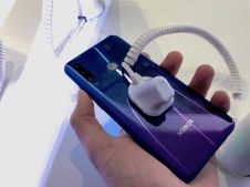 Новый смартфон Honor 10i представлен в России