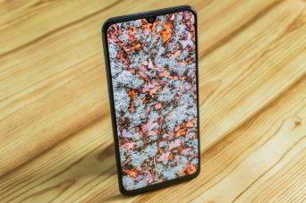 Обзор Samsung Galaxy A30 — самый сбалансированный середнячок?