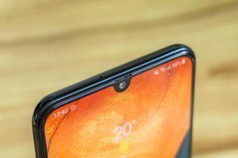 Обзор Samsung Galaxy A30 — самый сбалансированный середнячок?