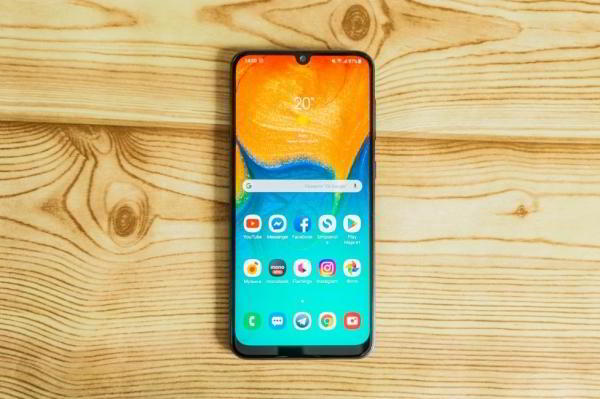 Обзор Samsung Galaxy A30 — самый сбалансированный середнячок?