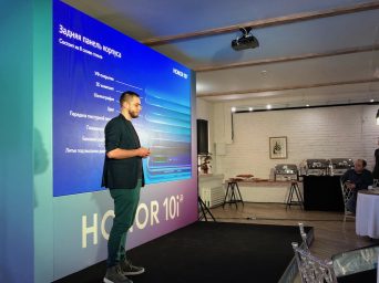 Новый смартфон Honor 10i представлен в России