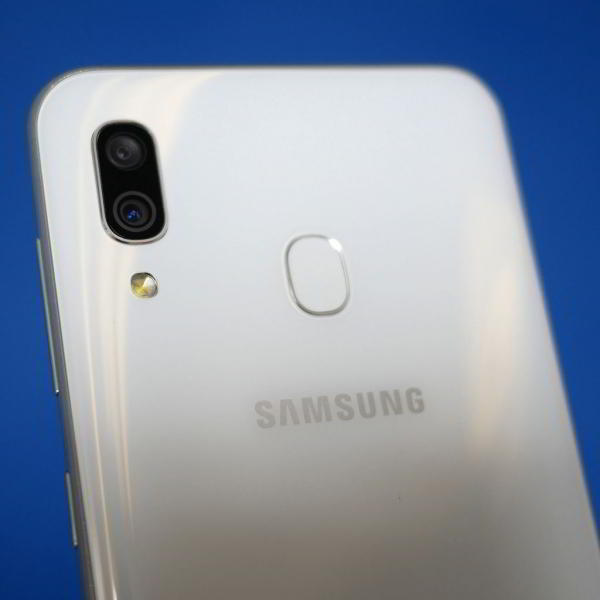 Обзор смартфона Samsung Galaxy A30: породистый, но доступный