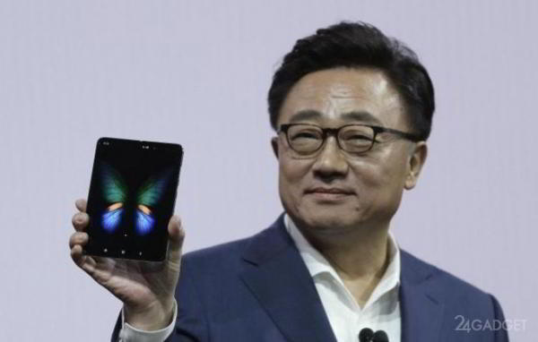 Samsung Galaxy Fold — складной смартфон с гибким дисплеем и 6 камерами (15 фото + видео)