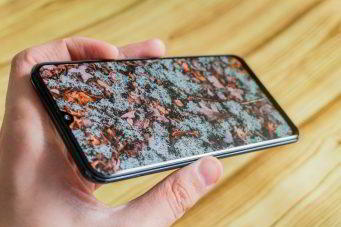 Обзор Samsung Galaxy A30 — самый сбалансированный середнячок?