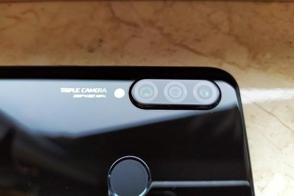 Обзор Huawei P30 Lite: бюджетный вариант флагмана