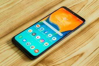 Обзор Samsung Galaxy A30 — самый сбалансированный середнячок?