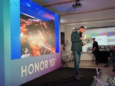 Новый смартфон Honor 10i представлен в России
