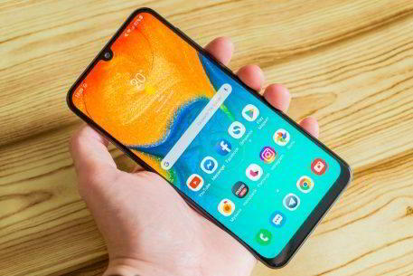 Обзор Samsung Galaxy A30 — самый сбалансированный середнячок?