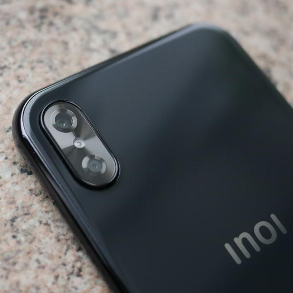 Обзор смартфона INOI 5X Lite: с декольте на экране
