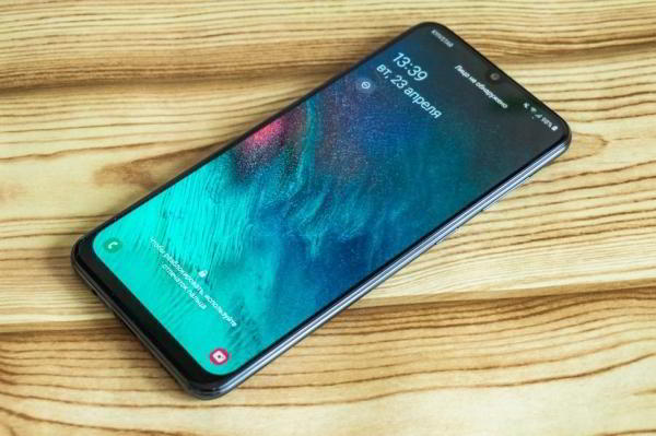 Обзор Samsung Galaxy A30 — самый сбалансированный середнячок?
