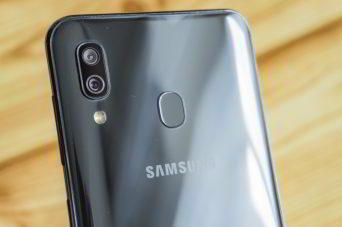Обзор Samsung Galaxy A30 — самый сбалансированный середнячок?
