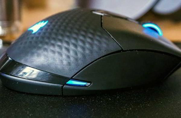 Обзор Corsair Dark Core SE большой беспроводной мыши