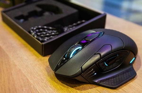 Обзор Corsair Dark Core SE большой беспроводной мыши