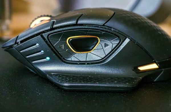 Обзор Corsair Dark Core SE большой беспроводной мыши