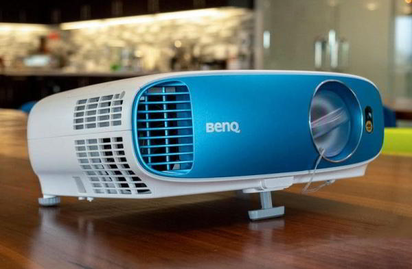 Обзор BenQ TK800: фантастический и яркий 4K домашний проектор