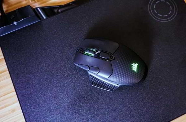 Обзор Corsair Dark Core SE большой беспроводной мыши