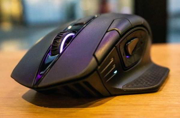 Обзор Corsair Dark Core SE большой беспроводной мыши
