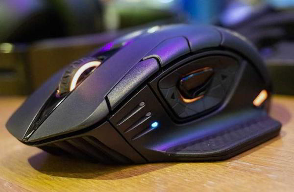 Обзор Corsair Dark Core SE большой беспроводной мыши