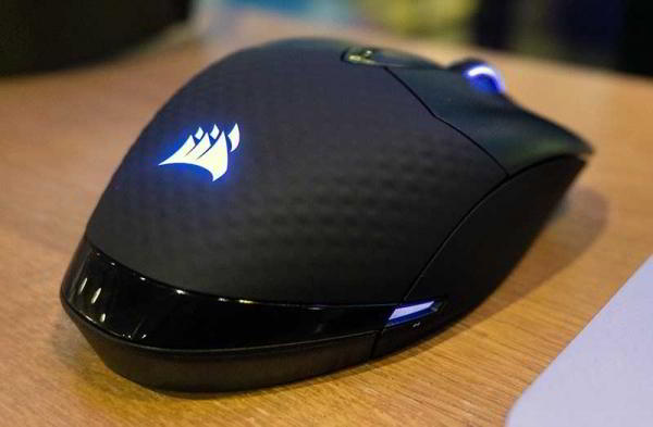 Обзор Corsair Dark Core SE большой беспроводной мыши