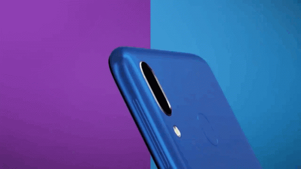 Обзор смартфона Samsung Galaxy M20: долгожитель с треугольной "челкой"