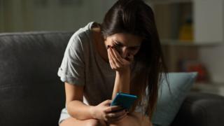 ‘Страшный’ приложение которая может раздевать женщин отключены