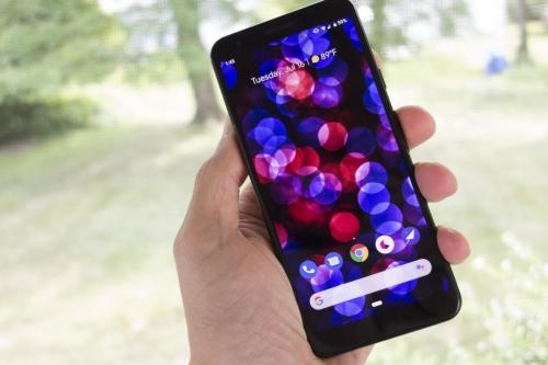 Apple is poised to lose lots of iPhone users if it keeps ignoring the middle
