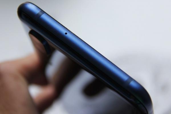 Обзор смартфона ZTE Axon 10 Pro: почти как флагман, но вдвое дешевле